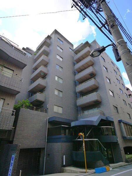 グランドメゾン六番町 外観（2025年撮影）