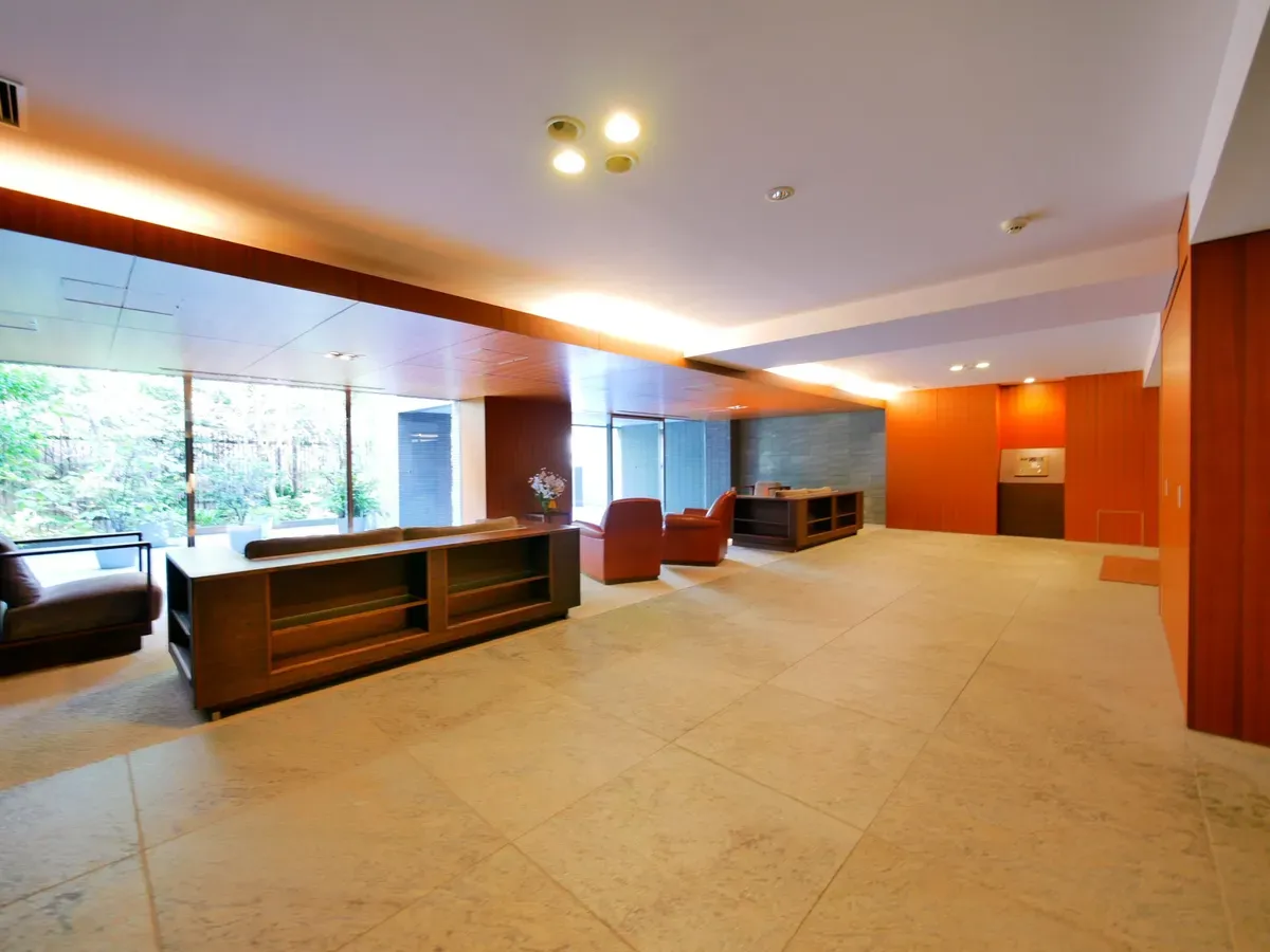 グランスイート六番町