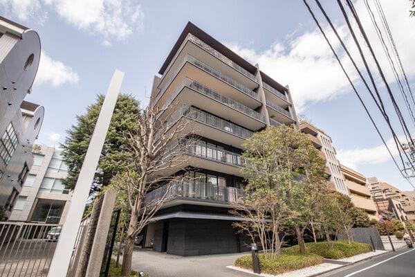 ザ・パークハウス六番町 外観(2025年撮影) ザ・パークハウス六番町 外観(2025年撮影)