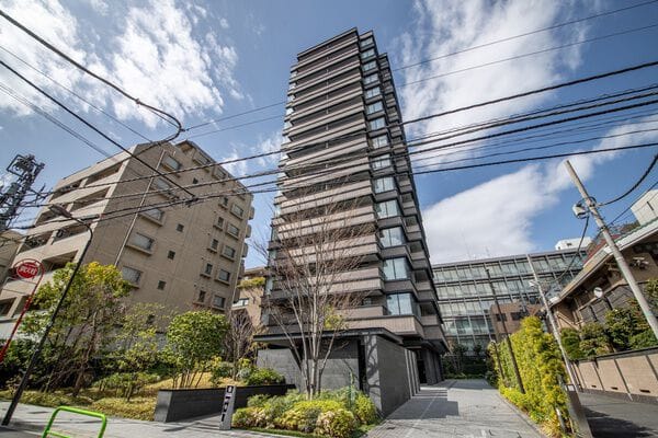 ブランズ六番町 外観・周辺環境