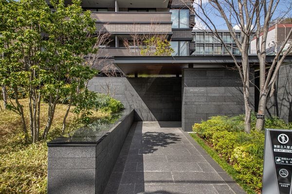 ブランズ六番町 外観・建物写真 4枚目