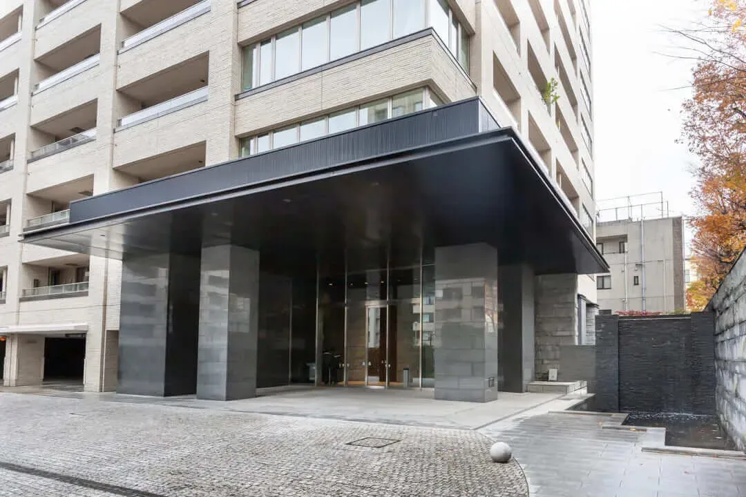 ブランズ四番町