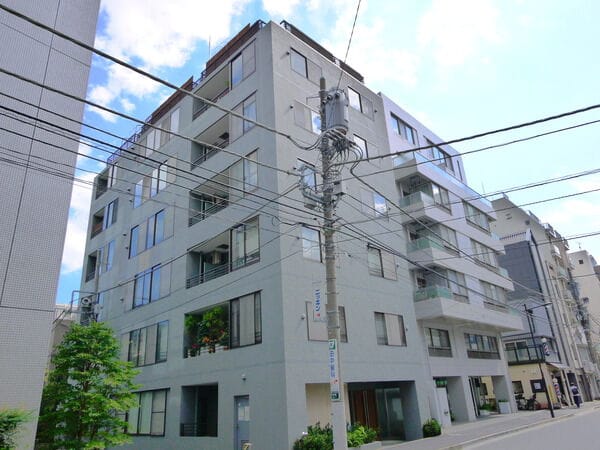 プレジール三番町 外観(2025年撮影) プレジール三番町 外観(2025年撮影)