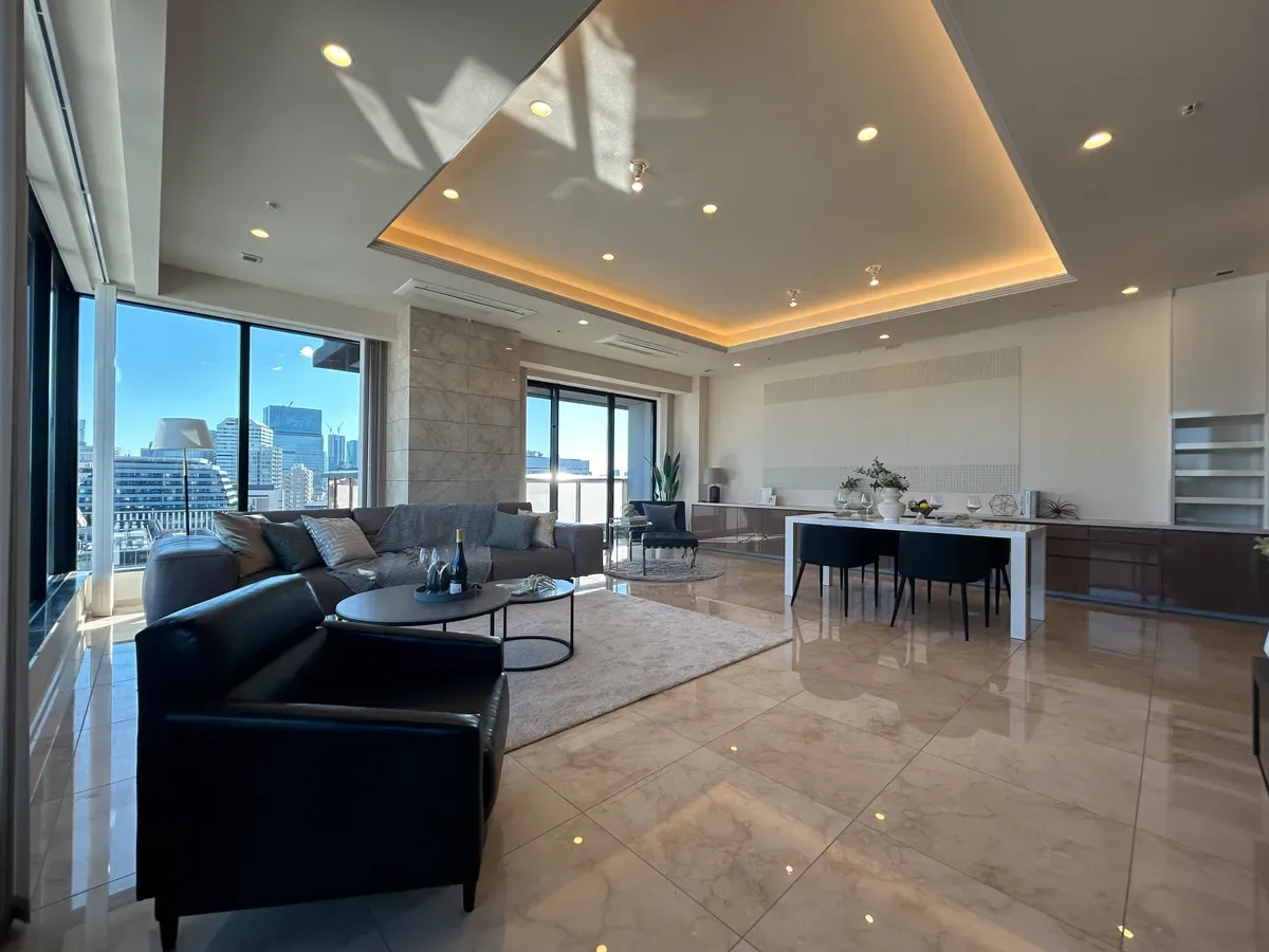 ブランズ六番町