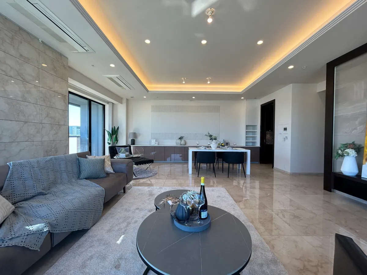 ブランズ六番町