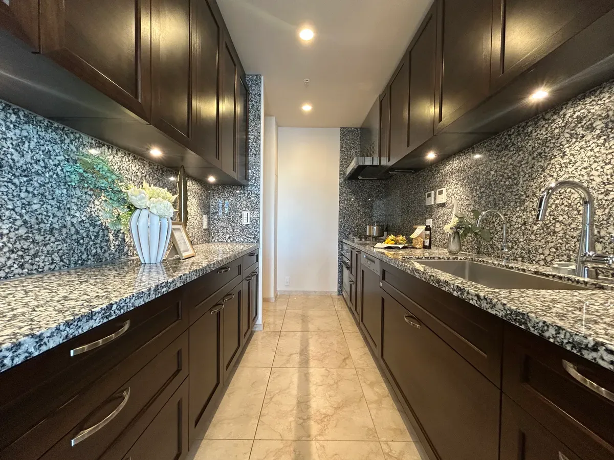 ブランズ六番町