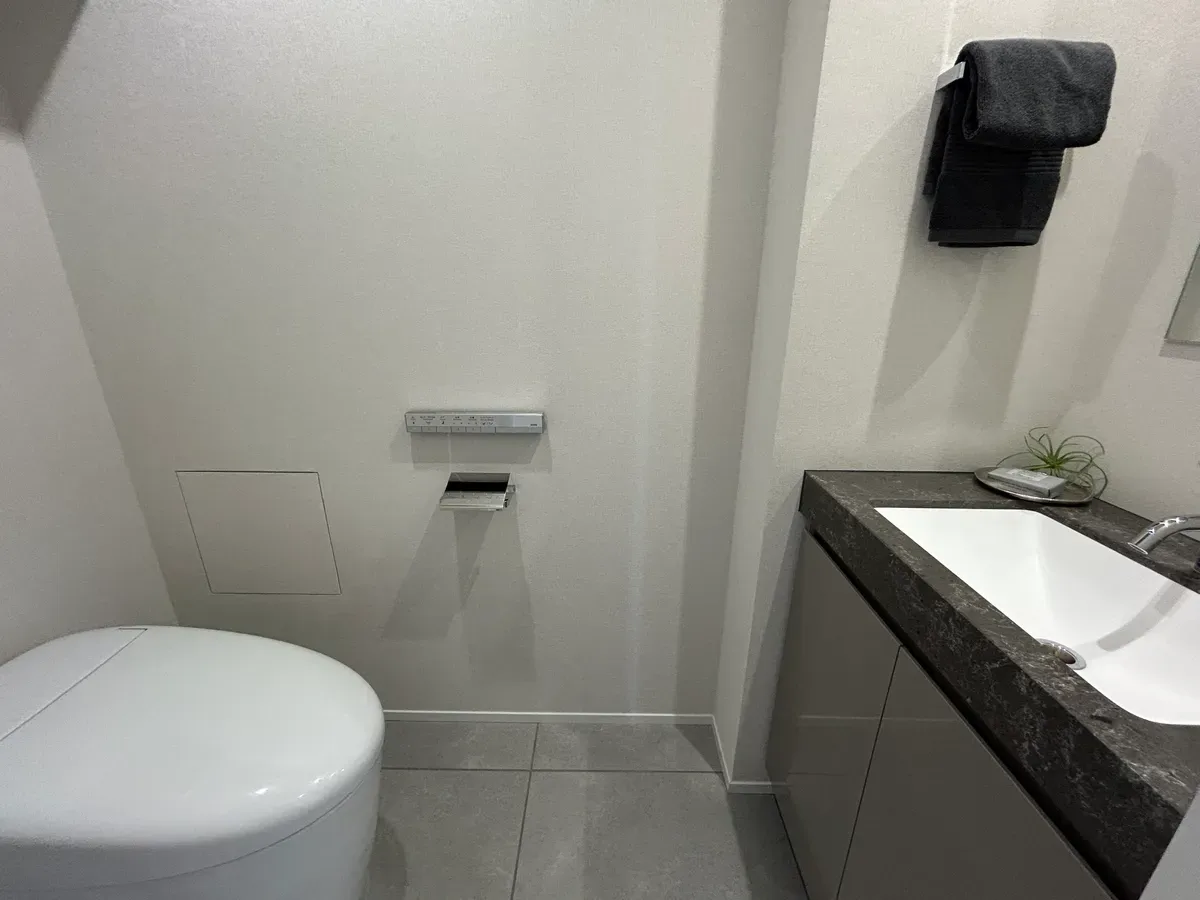 プレミスト六番町