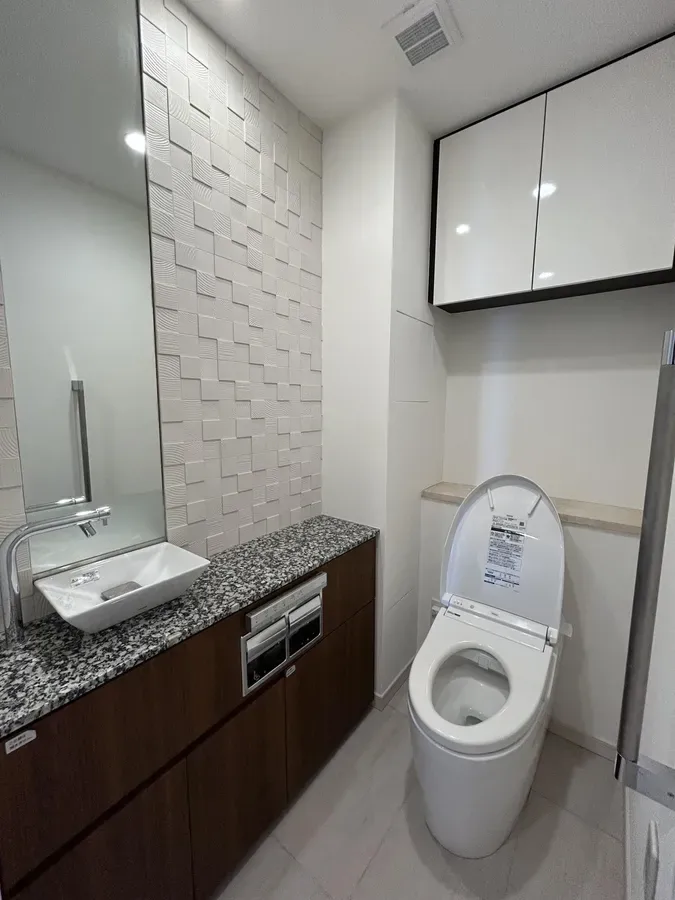 ブランズ六番町